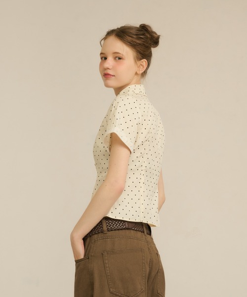 hazyl(ヘイジル)の「frill studs shirt / フリルスタッズシャツ(シャツ/ブラウス・レディース・ネイビー/ライトイエロー・フリー)」の4枚目の写真