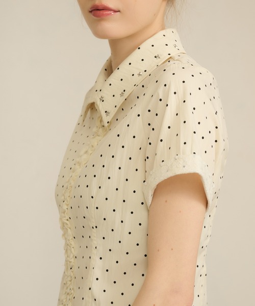 hazyl(ヘイジル)の「frill studs shirt / フリルスタッズシャツ(シャツ/ブラウス・レディース・ネイビー/ライトイエロー・フリー)」の6枚目の写真