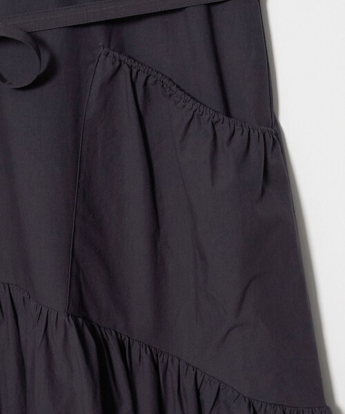 UNITED ARROWS(ユナイテッドアローズ)の「ポケット ティアード マキシスカート(ワンピース・レディース・ブラック/ネイビー/レッド・38/36)」の11枚目の写真