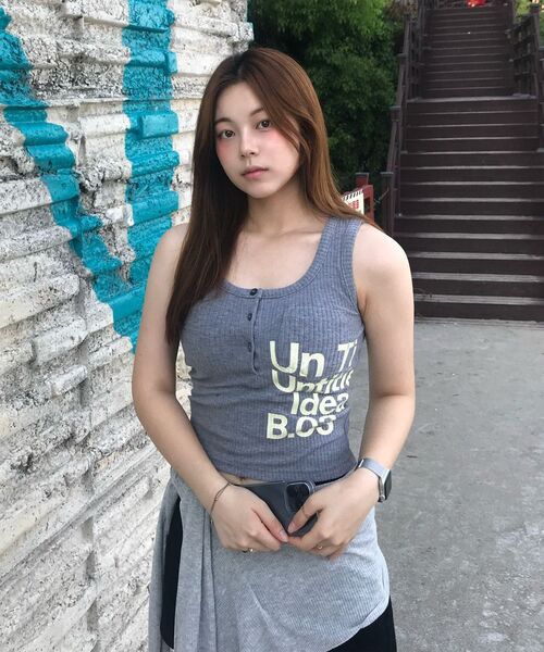 UNTITLED SEOUL（アンタイトル ソウル）の「アンタイトル ヘンリータンクトップ グレー（Tシャツ/カットソー・レディース・その他・SMALL/MEDIUM）」の2枚目の写真