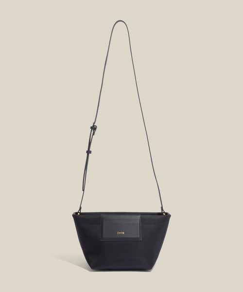 E'POR(エポール)の「【E'POR】BOAT BAG Mini/撥水・超軽量・26AW新色(ショルダーバッグ・レディース・ベージュ/ダークブラウン/ブラック系その他/ブラック・FREE)」の9枚目の写真