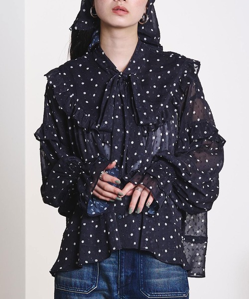 ROSE BUD(ローズバッド)の「PRINTED BOW TIE BLOUSE(シャツ/ブラウス・レディース・ベージュ/ブラック/バーガンディー・ONE SIZE)」の2枚目の写真