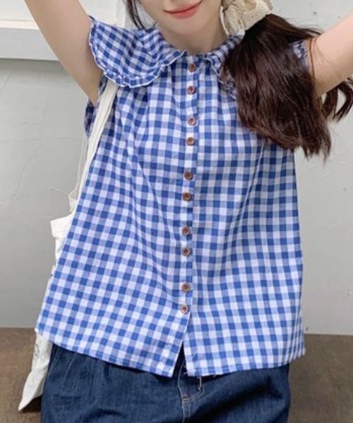 AMAJI（アマジ）の「ラッフルカラー チェック柄 ノースリーブシャツ（シャツ/ブラウス・レディース・ブルー・LARGE/MEDIUM/X-LARGE）」の3枚目の写真