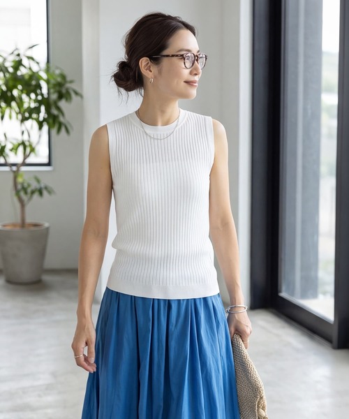 STYLE DELI(スタイルデリ)の「超涼感シャラシャラ落ち感ヴィスコースニットトップス(タンクトップ・レディース・ホワイト/ブラック/ナチュラル・FREE)」の2枚目の写真