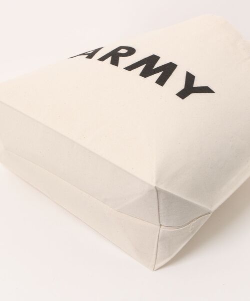 Ol' Basics（オールベーシックス）の「Ol' Basics（オール・ベーシックス） トートバッグ キャンバス ARMY ロゴ プリント 鞄 BAG アメカジ ミリタリー メンズ レディース ユニセックス MLサイズ（トートバッグ・レディース・ナチュラル・FREE）」の4枚目の写真
