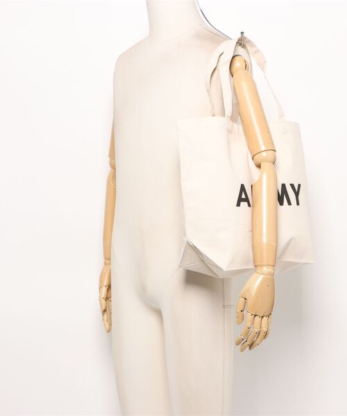 Ol' Basics（オールベーシックス）の「Ol' Basics（オール・ベーシックス） トートバッグ キャンバス ARMY ロゴ プリント 鞄 BAG アメカジ ミリタリー メンズ レディース ユニセックス MLサイズ（トートバッグ・レディース・ナチュラル・FREE）」の6枚目の写真