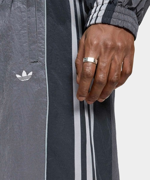 adidas(アディダス)の「ADILENIUM シーズン 5 トラックパンツ / アディダスオリジナルス adidas Originals(その他パンツ・メンズ・ブラック・XX-LARGE/3XL/LARGE/MEDIUM/SMALL/X-LARGE/X-SMALL)」の3枚目の写真