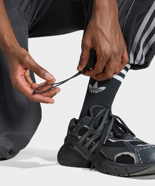 adidas(アディダス)の「ADILENIUM シーズン 5 トラックパンツ / アディダスオリジナルス adidas Originals(その他パンツ・メンズ・ブラック・XX-LARGE/3XL/LARGE/MEDIUM/SMALL/X-LARGE/X-SMALL)」の4枚目の写真