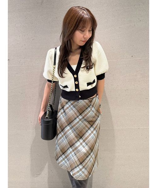 LILY BROWN(リリーブラウン)の「【LILY BROWN×MARY QUANT】ニットカーディガン(カーディガン/ボレロ・レディース・オフホワイト/ブラウン/ブラック・F)」の4枚目の写真