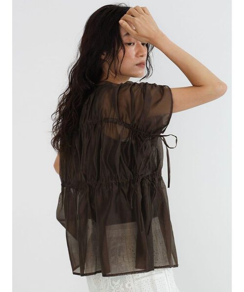 FIKA.(フィーカ)の「Sheer gathered blouse(シャツ/ブラウス・レディース・ブラウン/ブラック・MEDIUM)」の6枚目の写真