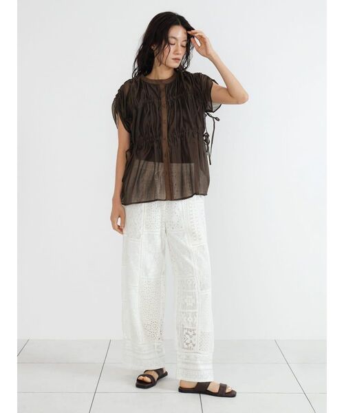 FIKA.(フィーカ)の「Sheer gathered blouse(シャツ/ブラウス・レディース・ブラウン/ブラック・MEDIUM)」の8枚目の写真