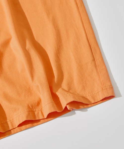 ISSUETHINGS（イシューシングス）の「【ISSUETHINGS/イシューシングス】TYPE108 (PATCHED)（Tシャツ/カットソー・メンズ・オリーブ/グレー/オレンジ・2/3）」の5枚目の写真