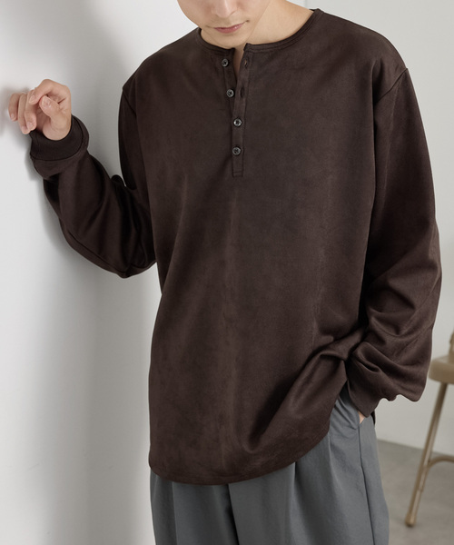 MONO-MART(モノマート)の「フェード ラウンドヘム コンパクトフィット ヘンリーネックカットソー<イージーケア>(Tシャツ/カットソー・メンズ・ライトグレー/ブラック/ダークグレー/ダークブラウン系/ダークネイビー・L/M)」の4枚目の写真