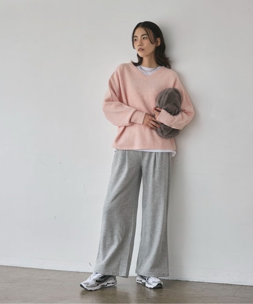 Doux archives(ドゥアルシーヴ)の「【EC先行予約】【マシンウォッシャブル】ドルマンVネックニット(ニット/セーター・レディース・グレー/パープル/ピンク・FREE)」の20枚目の写真