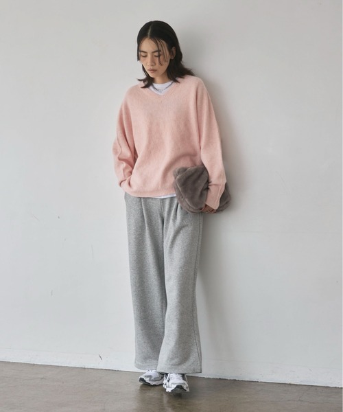 Doux archives(ドゥアルシーヴ)の「【EC先行予約】【マシンウォッシャブル】ドルマンVネックニット(ニット/セーター・レディース・グレー/パープル/ピンク・FREE)」の21枚目の写真