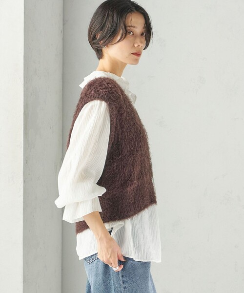SHIPS(シップス)の「〈手洗い可能〉ファー ニット Vネック ベスト(ベスト・レディース・ネイビー/ブラウン・ONE SIZE)」の3枚目の写真