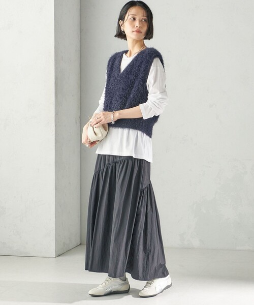 SHIPS(シップス)の「〈手洗い可能〉ファー ニット Vネック ベスト(ベスト・レディース・ネイビー/ブラウン・ONE SIZE)」の6枚目の写真