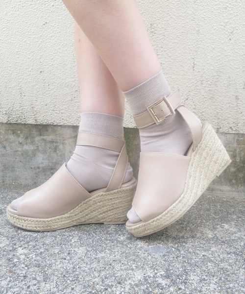 Chico（チコ）の「ウエッジベルトサンダル（サンダル・レディース・ベージュ/グレイッシュベージュ/シルバー・MEDIUM/LARGE/SMALL）」の17枚目の写真