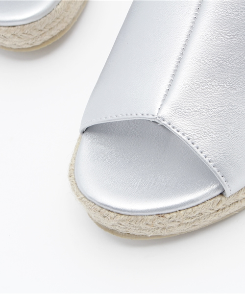 Chico（チコ）の「ウエッジベルトサンダル（サンダル・レディース・ベージュ/グレイッシュベージュ/シルバー・MEDIUM/LARGE/SMALL）」の10枚目の写真