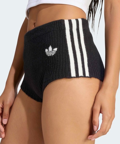 adidas(アディダス)の「アディルナ シーズン2 x ジェニー ニット ショートショーツ / アディダスオリジナルス adidas Originals(その他パンツ・レディース・ブラック・SMALL/X-LARGE/X-SMALL/XX-LARGE/LARGE/MEDIUM)」の3枚目の写真