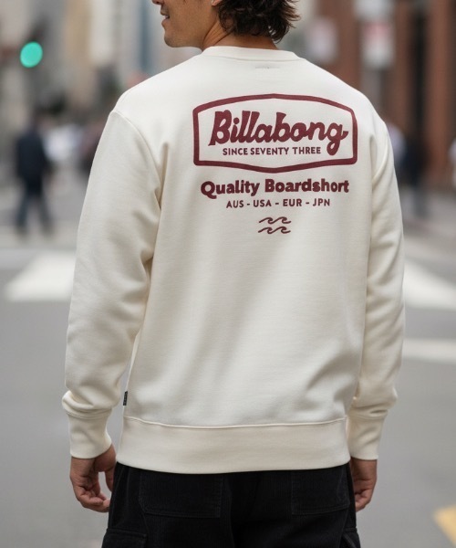 BILLABONG(ビラボン)の「BILLABONG メンズ ROAD SIGN トレーナー 【2026年秋冬モデル】/ビラボンバックプリントスウェットトレーナー(スウェット・メンズ・ブラック系その他/ブルー系その他/クリーム・X-LARGE/LARGE/MEDIUM/SMALL)」の1枚目の写真
