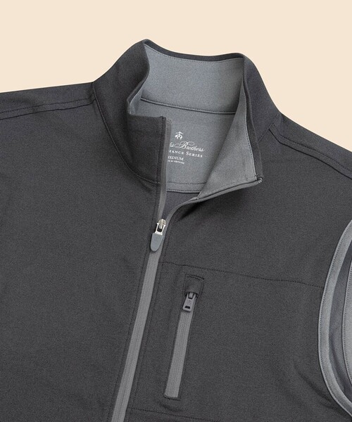 BROOKS BROTHERS（ブルックスブラザーズ）の「◆オンラインストア限定◆ Performance Series　ポリエステルブレンド　ストレッチジャージー　フルジップ　モックネックベスト（ベスト・メンズ・グレー/インディゴブルー・LARGE/MEDIUM/SMALL/X-LARGE）」の4枚目の写真
