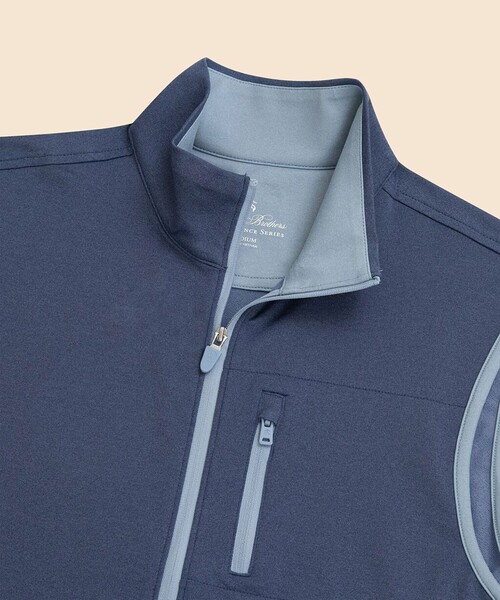 BROOKS BROTHERS（ブルックスブラザーズ）の「◆オンラインストア限定◆ Performance Series　ポリエステルブレンド　ストレッチジャージー　フルジップ　モックネックベスト（ベスト・メンズ・グレー/インディゴブルー・LARGE/MEDIUM/SMALL/X-LARGE）」の8枚目の写真