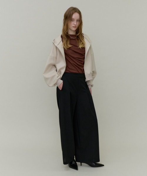 Plumel(プルメル)の「Volume Zip Short Ponte Hoodie / ポンチボリュームZIPショートパーカー(パーカー・レディース・ブラウン/ダークグレー/アイボリー・MEDIUM)」の8枚目の写真