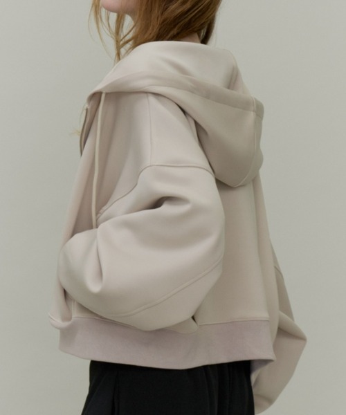 Plumel(プルメル)の「Volume Zip Short Ponte Hoodie / ポンチボリュームZIPショートパーカー(パーカー・レディース・ブラウン/ダークグレー/アイボリー・MEDIUM)」の5枚目の写真