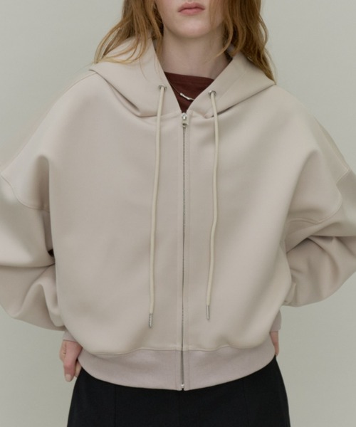Plumel(プルメル)の「Volume Zip Short Ponte Hoodie / ポンチボリュームZIPショートパーカー(パーカー・レディース・ブラウン/ダークグレー/アイボリー・MEDIUM)」の4枚目の写真