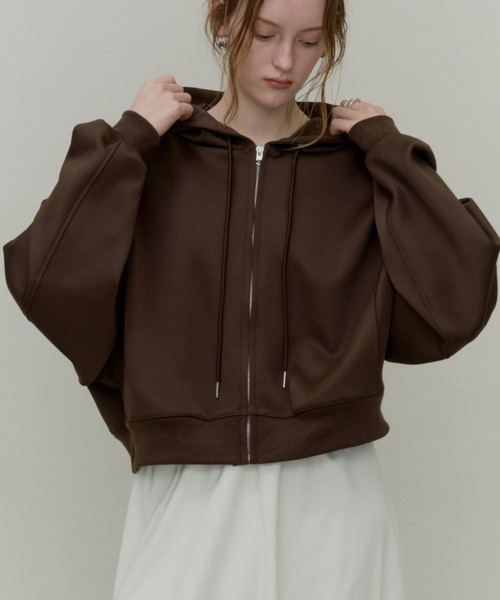 Plumel(プルメル)の「Volume Zip Short Ponte Hoodie / ポンチボリュームZIPショートパーカー(パーカー・レディース・ブラウン/ダークグレー/アイボリー・MEDIUM)」の22枚目の写真