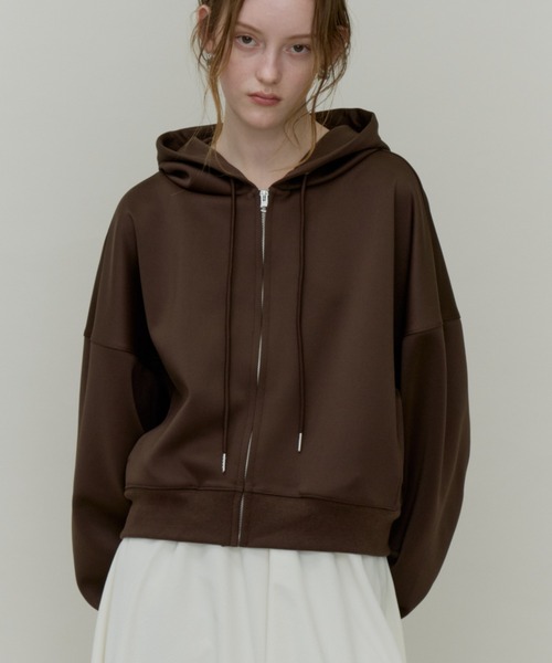 Plumel(プルメル)の「Volume Zip Short Ponte Hoodie / ポンチボリュームZIPショートパーカー(パーカー・レディース・ブラウン/ダークグレー/アイボリー・MEDIUM)」の20枚目の写真