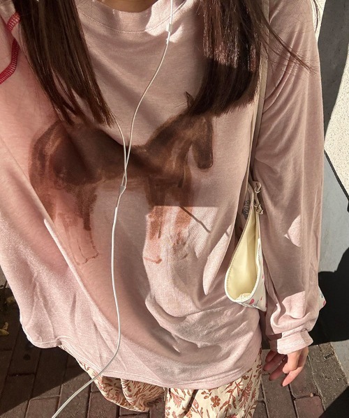 WEGO(ウィゴー)の「【長袖】馬柄プリントラグランロングTシャツ(Tシャツ/カットソー・レディース・ピンク/ホワイト・LARGE/MEDIUM)」の4枚目の写真