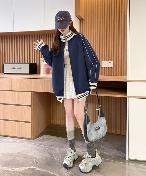 witch(ウイッチ)の「ジップアップスウェット(スウェット・レディース・グレー/ネイビー・L/M)」の9枚目の写真