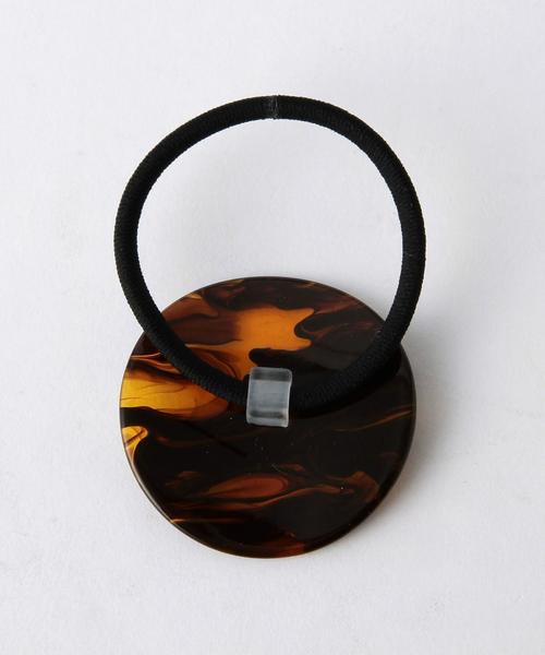 BEAUTY&YOUTH UNITED ARROWS（ビューティーアンドユースユナイテッドアローズ）の「BY magnet マーブルラウンドモチーフヘアゴム（ヘアゴム・レディース・オフホワイト/ブラウン・FREE）」の4枚目の写真