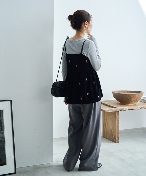 FREAK'S STORE(フリークスストア)の「限定展開 <セットアップ対応> ベロア 花柄 刺繍 キャミ ビスチェ(キャミソール・レディース・ブラウン系その他/ブラック/チャコールグレー/ブラウン・フリ-)」の22枚目の写真