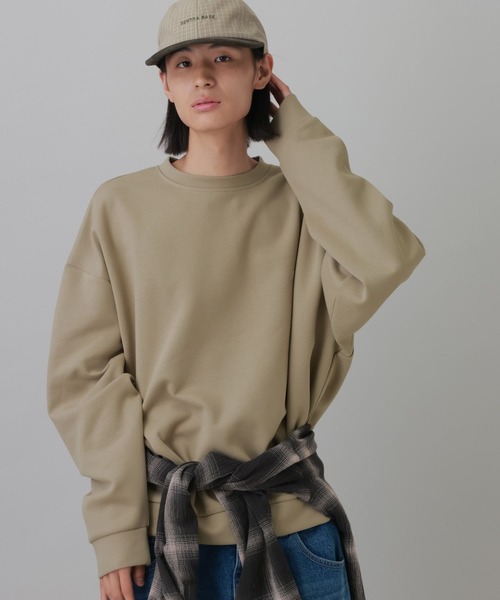 LAKOLE（ラコレ）の「Ｂ刺繍筆記ロゴプルオーバー / 1072681（スウェット・メンズ・ベージュ/グレー/パープル/ブラック・LARGE/MEDIUM）」の3枚目の写真