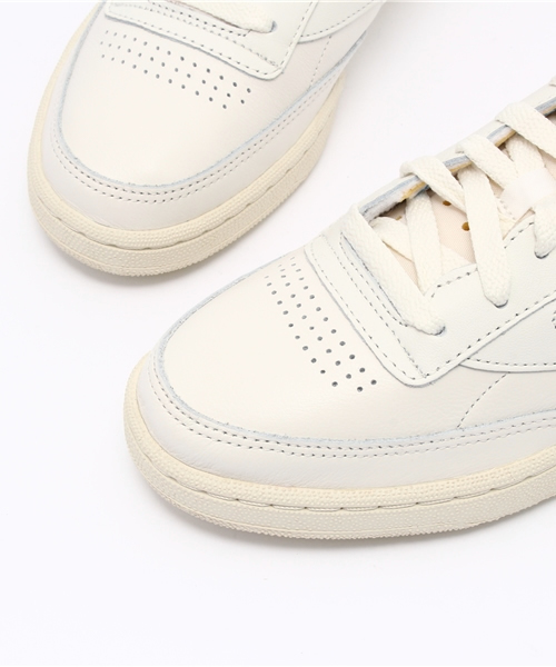 Reebok（リーボック）の「クラブシー [CLUB C 85 VINTAGE ]（スニーカー・レディース・アイボリー/ホワイト系その他・24.0cm/23.5cm/24.5cm/26.0cm/23.0cm/22.0cm/25.0cm/22.5cm/25.5cm/27.0cm/28.0cm/26.5cm/27.5cm）」の9枚目の写真
