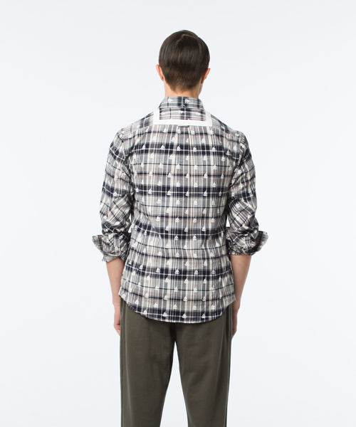 koe×THOM BROWNE（コエトムブラウン）の「[koe×THOM BROWNE]MENS MADRAS BUTTONDOWN SHIRT（シャツ/ブラウス・メンズ・マルチ・SMALL/LARGE/MEDIUM）」の7枚目の写真
