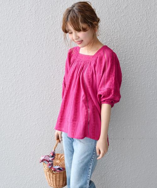 Khaju(カージュ)の「Khaju:スクエアレースブラウス◇(シャツ/ブラウス・レディース・ホワイト/フューシャピンク・ONE SIZE)」の1枚目の写真