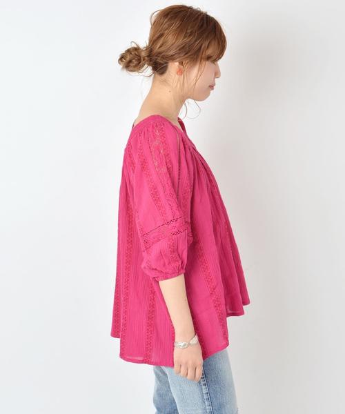 Khaju(カージュ)の「Khaju:スクエアレースブラウス◇(シャツ/ブラウス・レディース・ホワイト/フューシャピンク・ONE SIZE)」の4枚目の写真