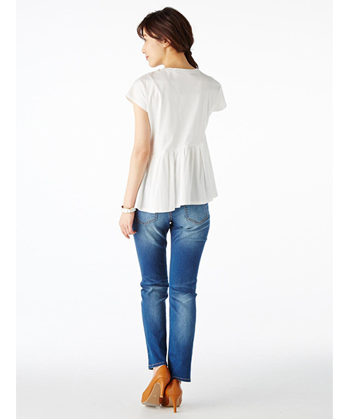 IEDIT（イディット）の「ＩＥＤＩＴ　一枚で華やか吸汗速乾加工素材のイレギュラーペプラムＴシャツ（Tシャツ/カットソー・レディース・ホワイト/チャコールグレー/オレンジ系その他・LARGE/SMALL/MEDIUM/X-LARGE/XX-LARGE）」の5枚目の写真