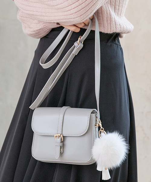 Color（カラー）の「フェイクレザーベルトショルダーバッグ（クラッチバッグ・レディース・ブラック/グレー/キャメル/スモークピンク/ライトベージュ・FREE）」の3枚目の写真