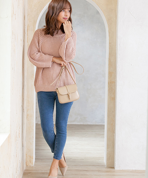 Color（カラー）の「フェイクレザーベルトショルダーバッグ（クラッチバッグ・レディース・ブラック/グレー/キャメル/スモークピンク/ライトベージュ・FREE）」の10枚目の写真