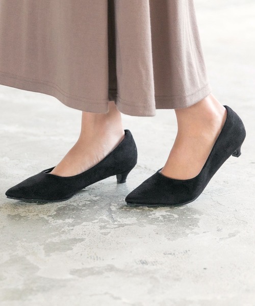 Newlyme(ニューリーミー)の「3cmヒールポインテッドトゥパンプス(パンプス・レディース・その他/ホワイト/ブラック系その他/ベージュ/インディゴブルー/レッド/クリアブラック/ブラック系その他2/グリーン/ピンク/ボルドー/モカ/ブラック/シルバー/パープル/チェリーピンク/ゴールド/ブラウン系その他/ブルーグリーン/ネイビー/イエロー/レオパード/パイソン/ブラック系その他3/クリーム/ベージュ系その他/オレンジ・23㎝/23cm/22.5㎝/24㎝/22cm/23.5㎝/24.5㎝/25.5cm/25㎝/24cm/24.5cm/25cm/22.5cm/23.5cm)」の3枚目の写真