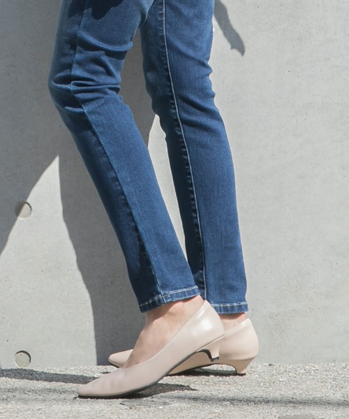 Newlyme(ニューリーミー)の「3cmヒールポインテッドトゥパンプス(パンプス・レディース・その他/ホワイト/ブラック系その他/ベージュ/インディゴブルー/レッド/クリアブラック/ブラック系その他2/グリーン/ピンク/ボルドー/モカ/ブラック/シルバー/パープル/チェリーピンク/ゴールド/ブラウン系その他/ブルーグリーン/ネイビー/イエロー/レオパード/パイソン/ブラック系その他3/クリーム/ベージュ系その他/オレンジ・23㎝/23cm/22.5㎝/24㎝/22cm/23.5㎝/24.5㎝/25.5cm/25㎝/24cm/24.5cm/25cm/22.5cm/23.5cm)」の11枚目の写真