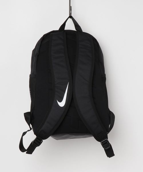 NIKE(ナイキ)の「NIKE(ブラジリアバックパック)(バックパック/リュック・レディース・ブラック/ネイビー/グレー・FREE)」の4枚目の写真