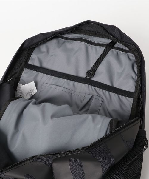 NIKE(ナイキ)の「NIKE(ブラジリアバックパック)(バックパック/リュック・レディース・ブラック/ネイビー/グレー・FREE)」の6枚目の写真