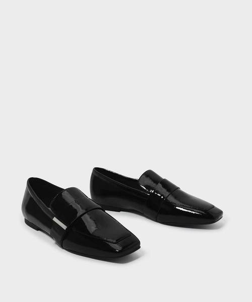 CHARLES & KEITH(チャールズ & キース)の「クラシックローファー / CLASSIC LOAFERS(ローファー・レディース・ブラック/マルチ/バーガンディー・22.5cm/23cm/23.5cm/24.5cm/25cm/25.5cm/26cm/26.5cm)」の17枚目の写真