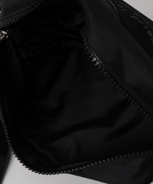 Dickies(ディッキーズ)の「【Dickies】ショルダーバッグ(ショルダーバッグ・レディース・カーキ/ブラック/ベージュ/パープル・フリー/ONE SIZE)」の7枚目の写真